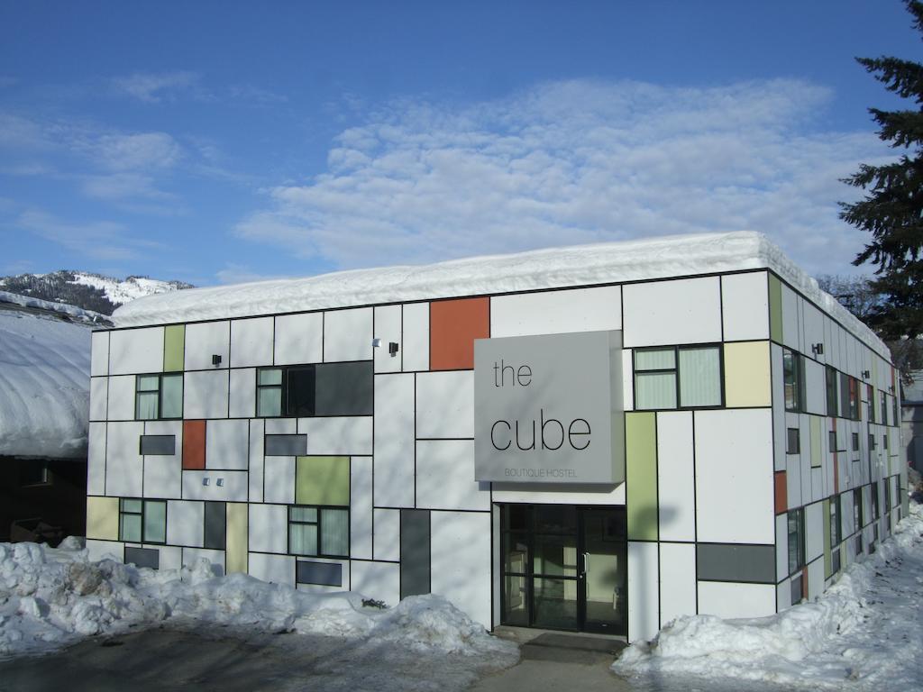 Hotel The Cube In Revelstoke Exterior foto